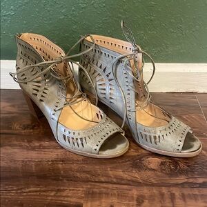 Maurices Green and Tan Heeled Sandals with Vintage Design